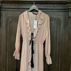 Brand new with tags Zara dress. Beautiful, flowy, never worn.